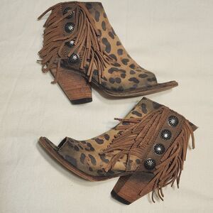 Liberty Black Chita Miel Peep Toe Fringed Concho Heels Ankle Boots Sz 7.5